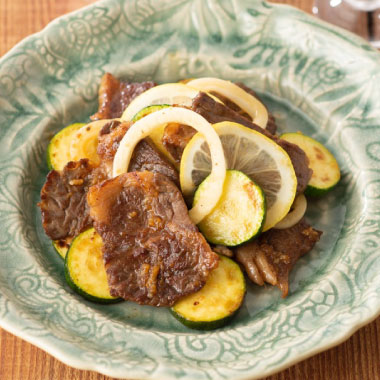 牛肉ソテー黒酢レモンソース