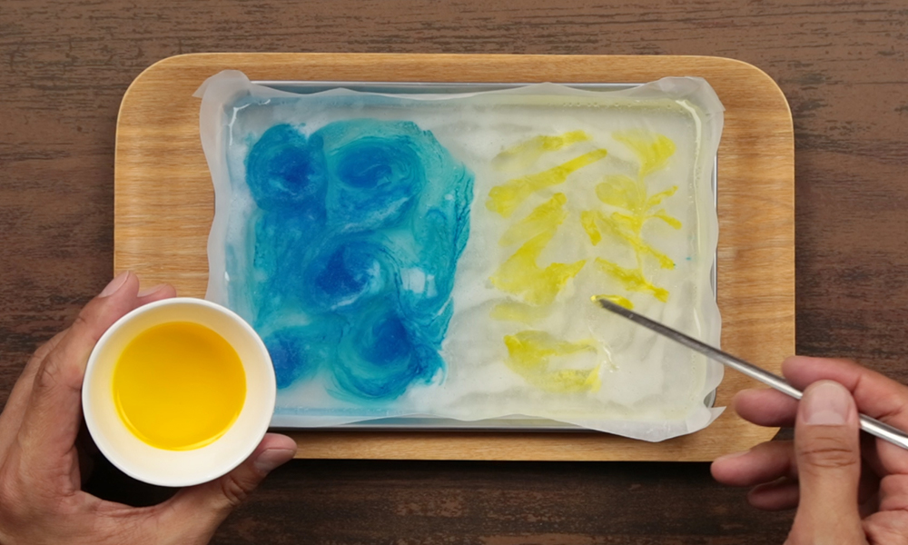 スプーンや串を使って